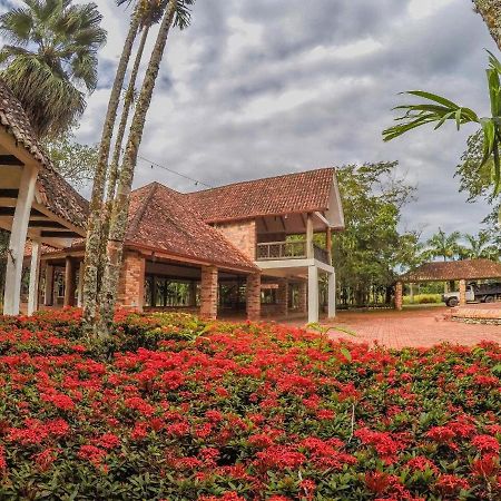 Hotel Hacienda Gualanday Apiay エクステリア 写真