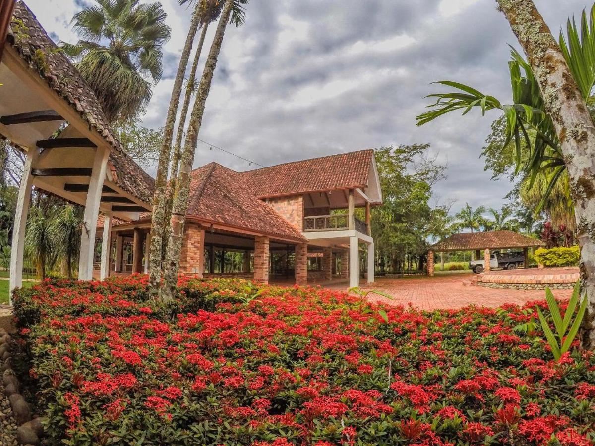 Hotel Hacienda Gualanday Apiay エクステリア 写真