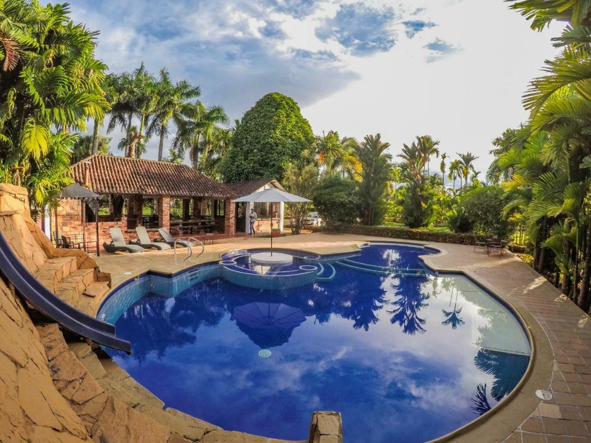 Hotel Hacienda Gualanday Apiay エクステリア 写真